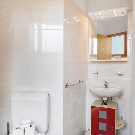 Апартаменты Casa Nova Bella With Free Parking - Happy Лугано