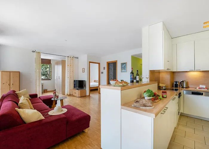 Casa Nova Bella With Free Parking - Happy アパート *